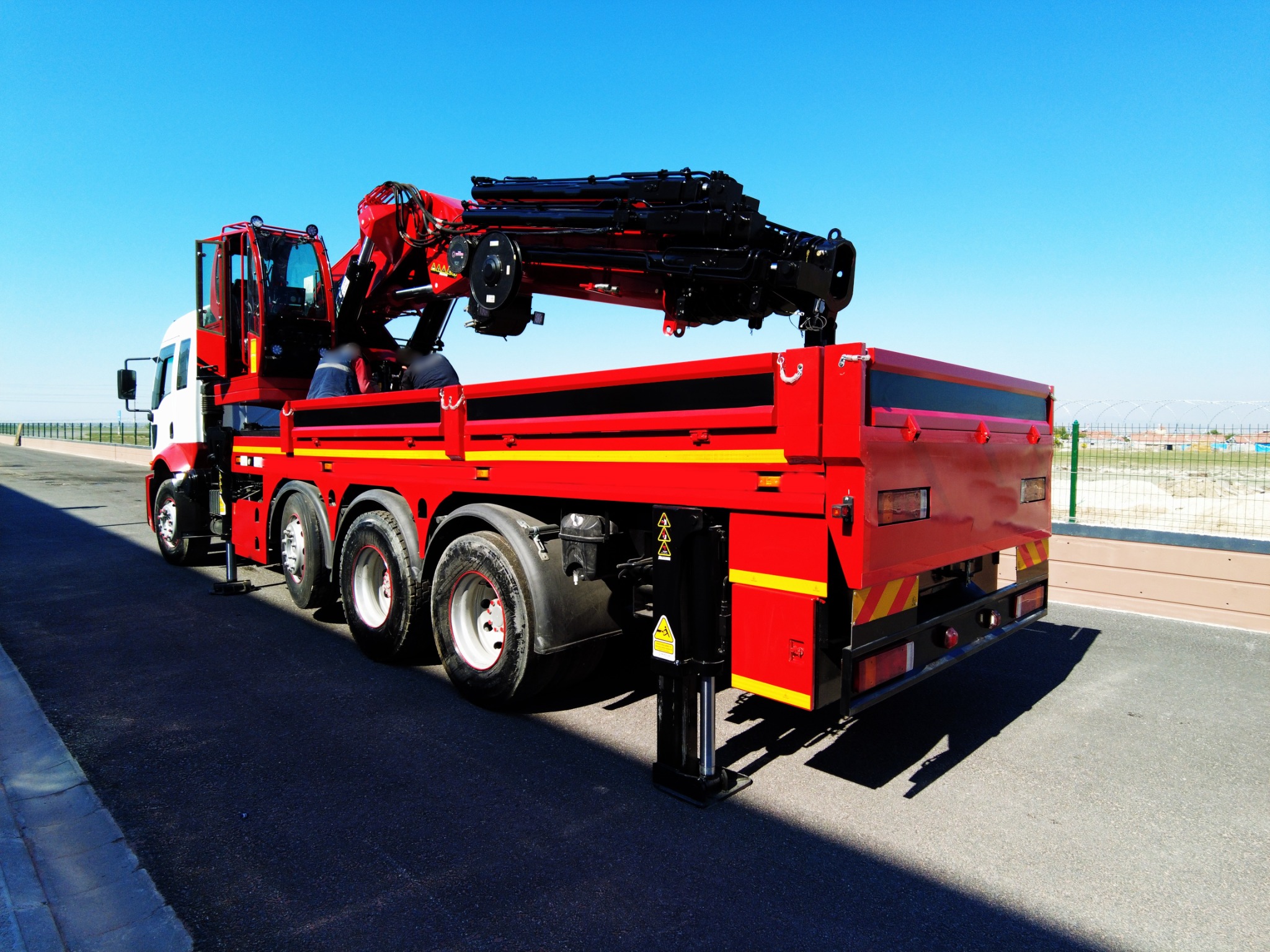 38 ton orta merkez vincin katlanmış arka görünümü
