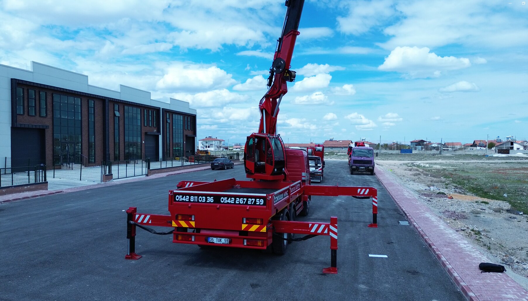 20 ton vinç denge ayakları açık çalışma görünümü